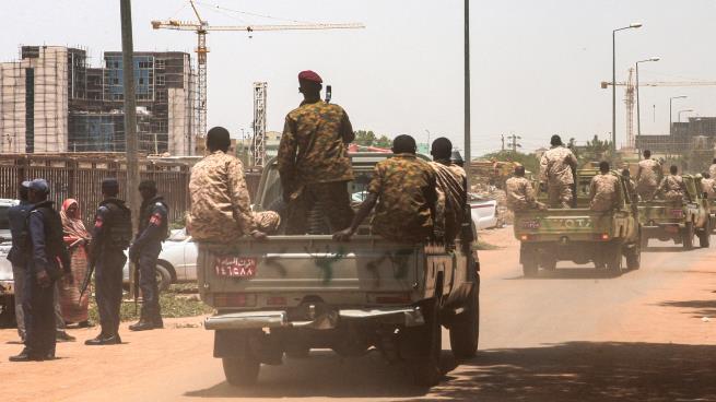 صورة السودان: إغلاق كامل لوسط الخرطوم قبل يومين من مليونية 30 يونيو