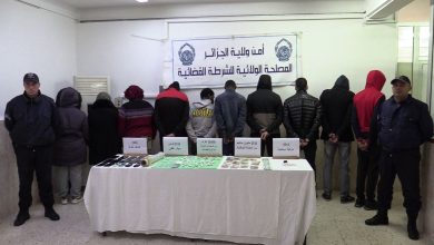 صورة شرطة العاصمة:  امرأتان أجنبيتان ضمن شبكة  تتاجر وتروج الهيروين